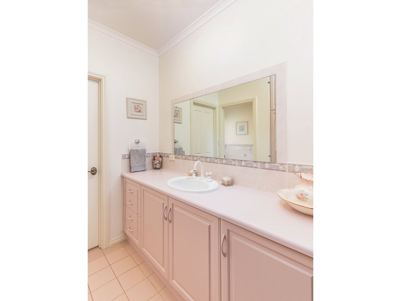 16 Queen Louisa Drive, Murray Bridge SA 5253