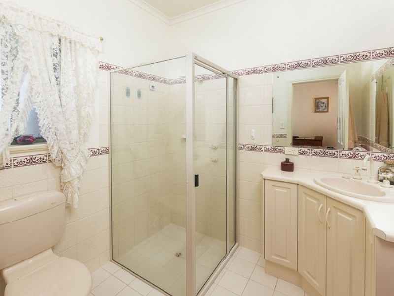 16 Queen Louisa Drive, Murray Bridge SA 5253