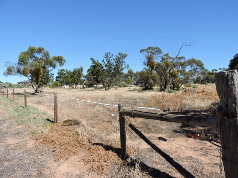 200 Mannum, Murray Bridge SA 5253