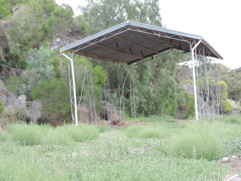 1881 Jervois Road, Woods Point SA 5253