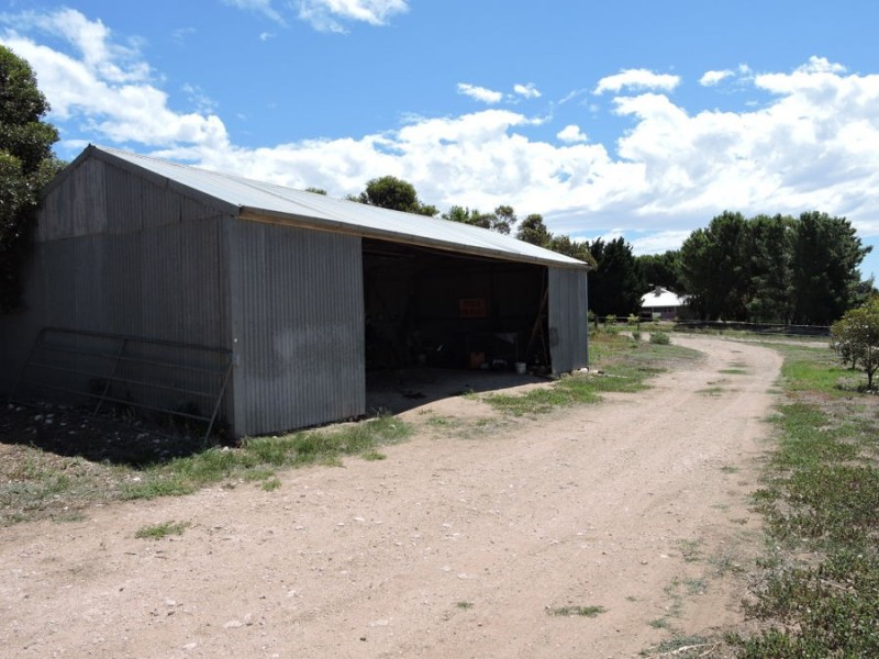 1881 Jervois Road, Woods Point SA 5253