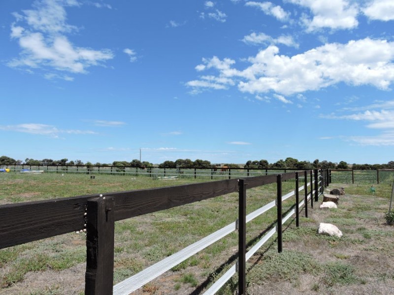 1881 Jervois Road, Woods Point SA 5253