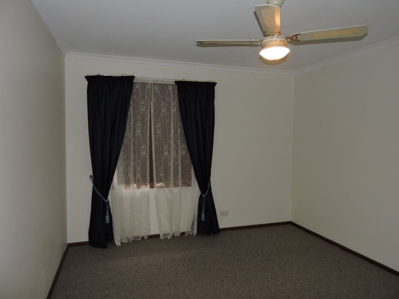 8 Male, Murray Bridge SA 5253