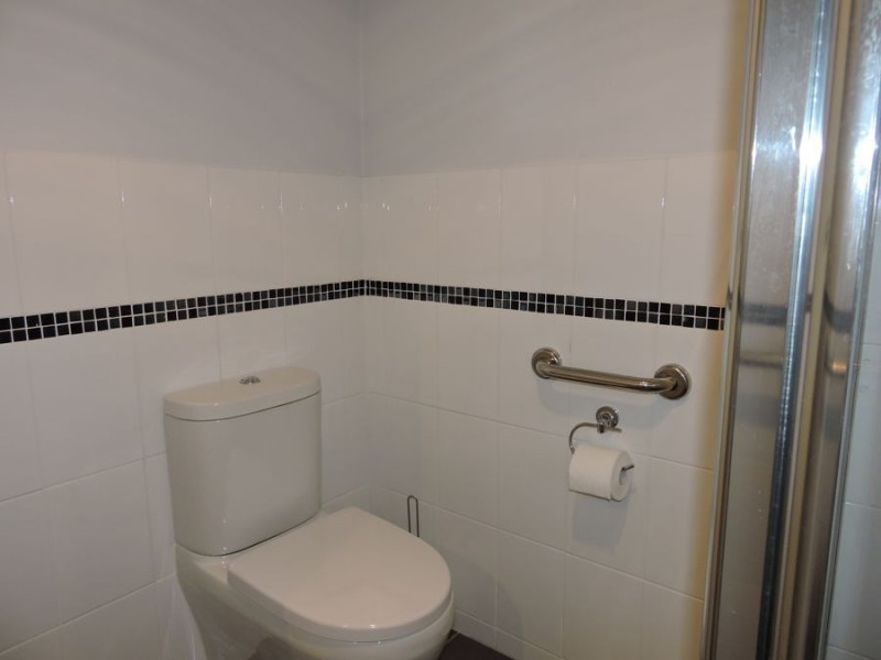 8 Male, Murray Bridge SA 5253