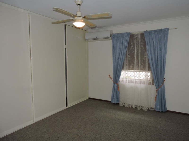 8 Male, Murray Bridge SA 5253