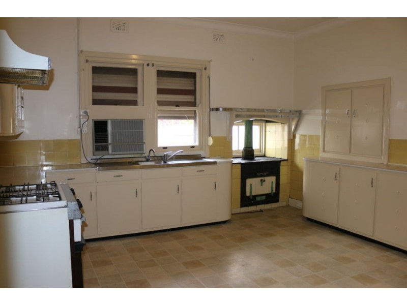 77 Standen Street, Murray Bridge SA 5253