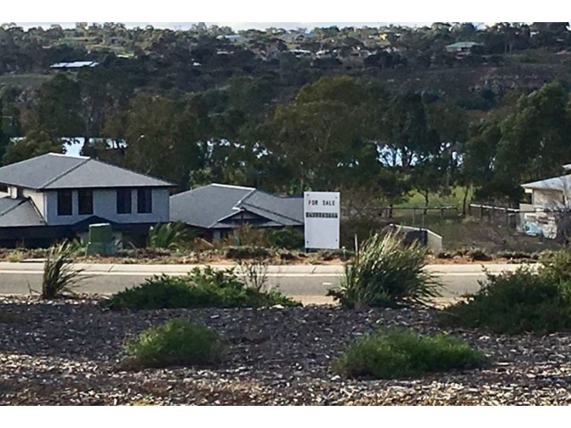 11 Narooma Boulevard, Murray Bridge SA 5253