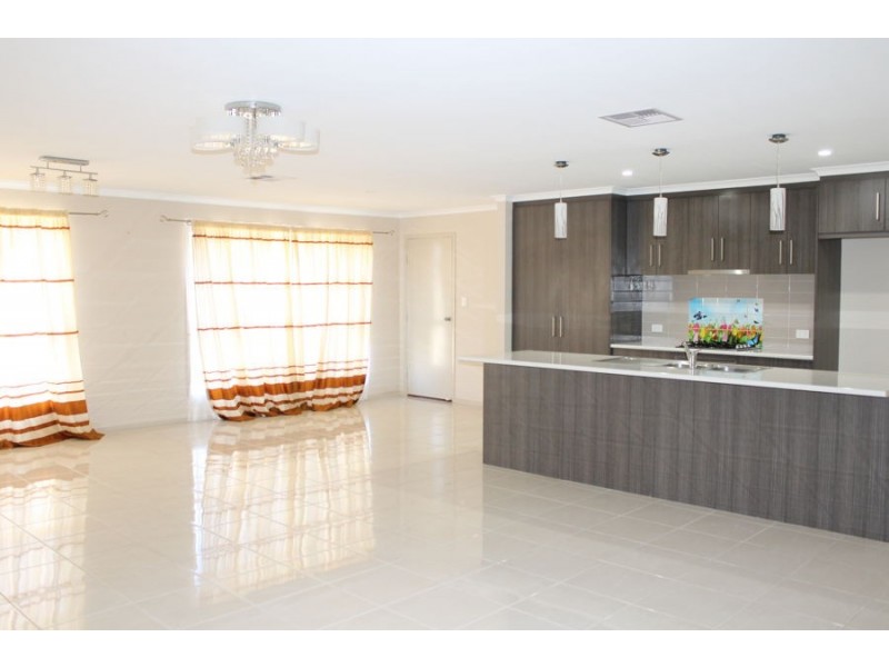 26 Willowbark Cres, Murray Bridge SA 5253