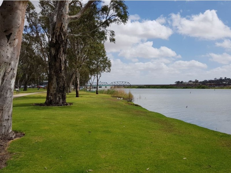 42 Uplands Drive, Murray Bridge SA 5253