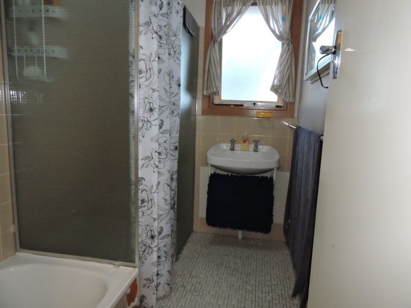 7 Neumann, Murray Bridge SA 5253