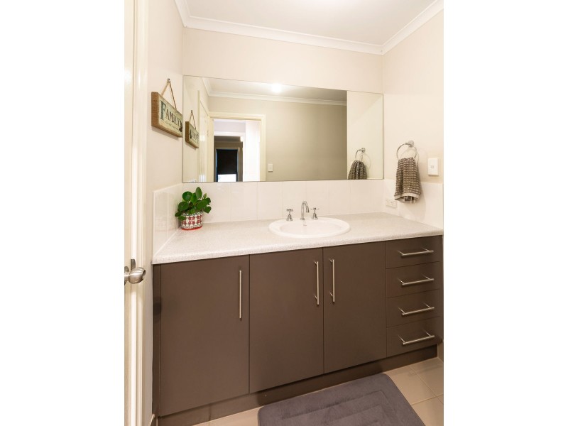 11 Waterlily Terrace, Murray Bridge SA 5253