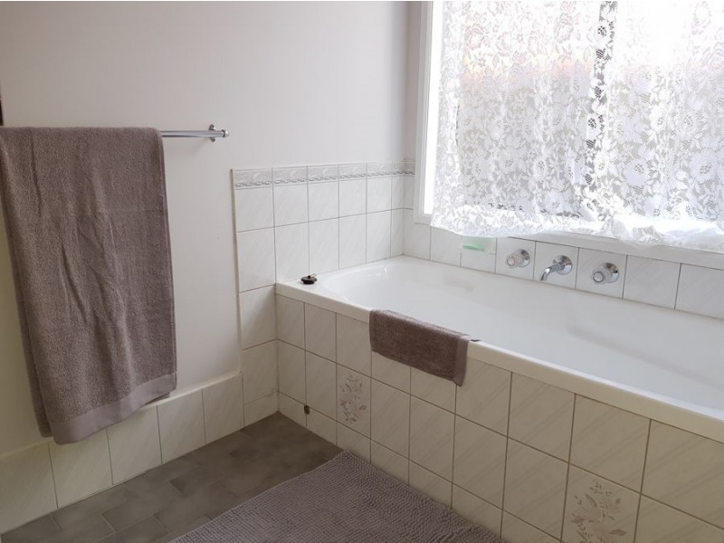 54 Tumbella Drive, Murray Bridge SA 5253