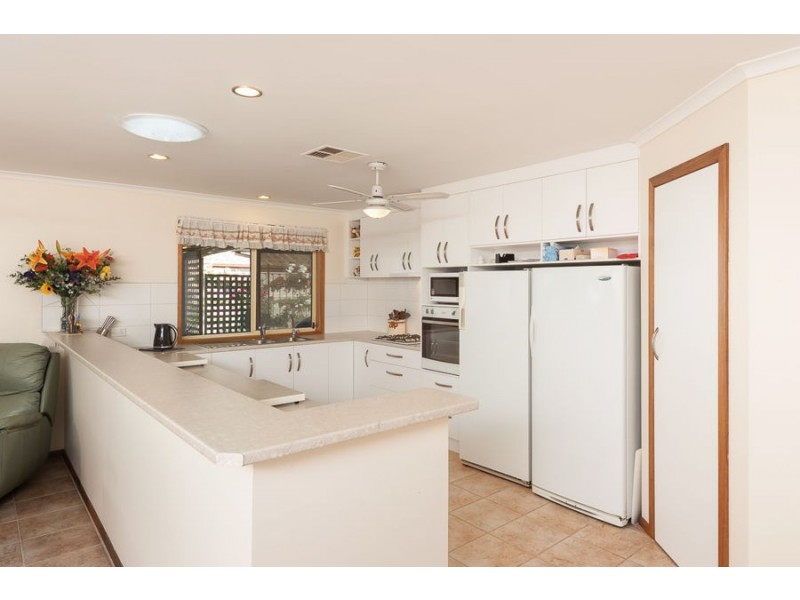 5 Riverglen Drive, White Sands SA 5253