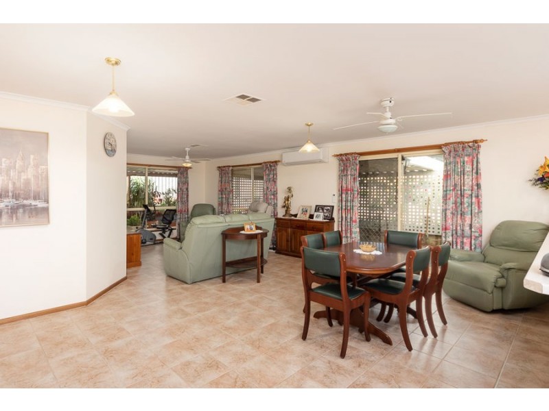 5 Riverglen Drive, White Sands SA 5253