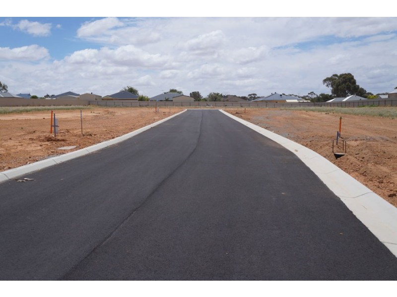 Lot 631 Vista Drive (140-146 Hindmarsh Road), Murray Bridge SA 5253