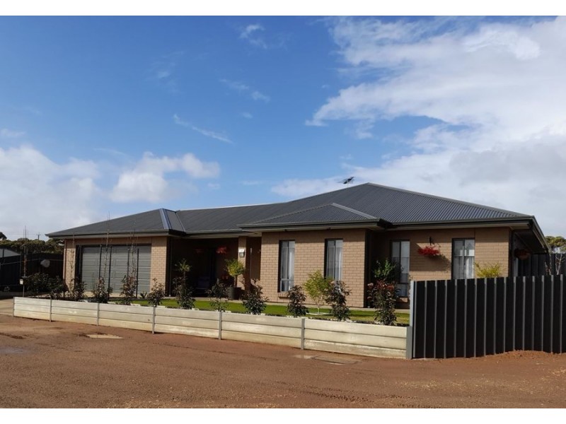 17 Avoca Road, Murray Bridge SA 5253