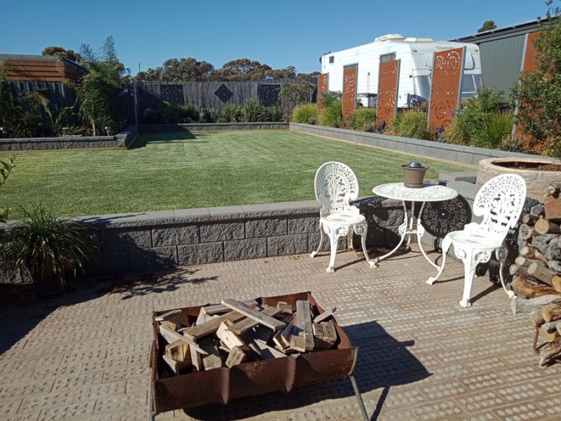 17 Avoca Road, Murray Bridge SA 5253