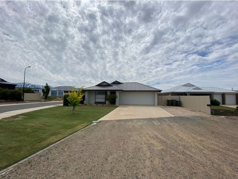 5 McQuarrie Street, Murray Bridge SA 5253