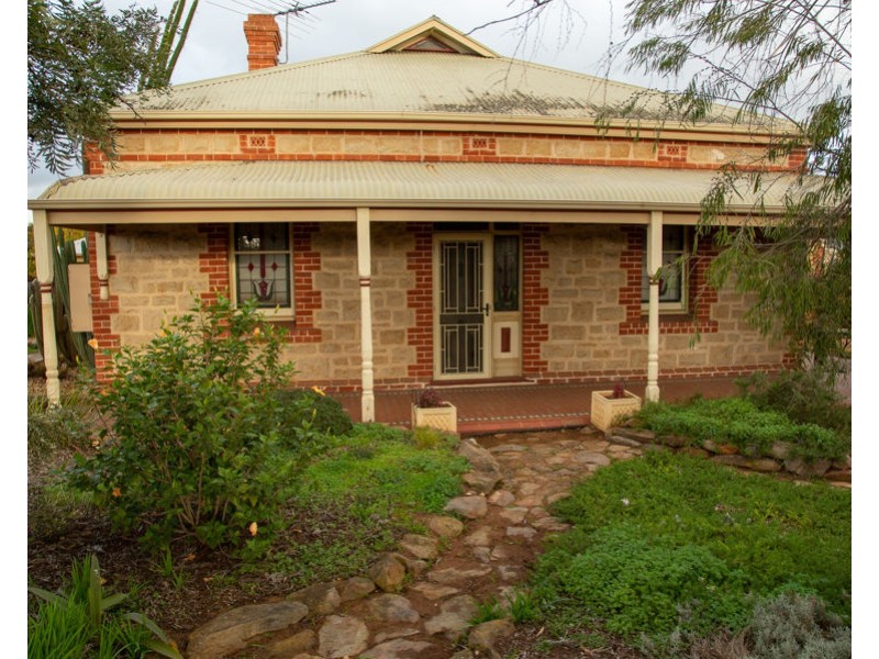 18 Sturt Street, Murray Bridge SA 5253