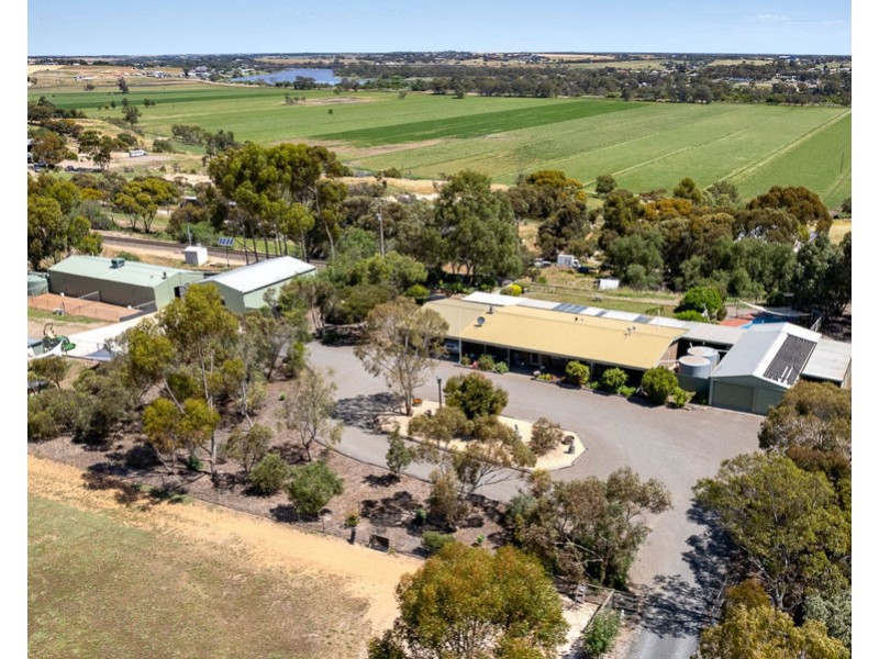 5168 Old Princes Highway, Murray Bridge SA 5253