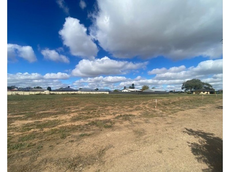 Corner of Gross & Commerce, Murray Bridge SA 5253