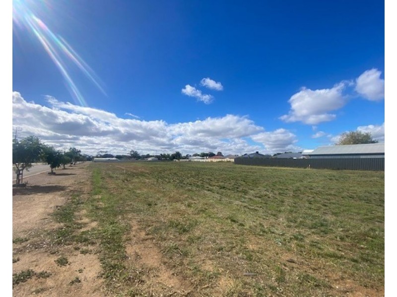 Corner of Gross & Commerce, Murray Bridge SA 5253