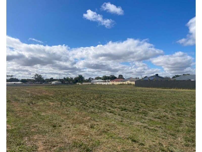 Corner of Gross & Commerce, Murray Bridge SA 5253