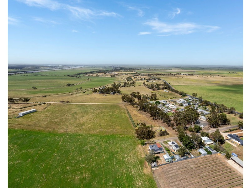3137 Arthur Street, Woods Point SA 5253