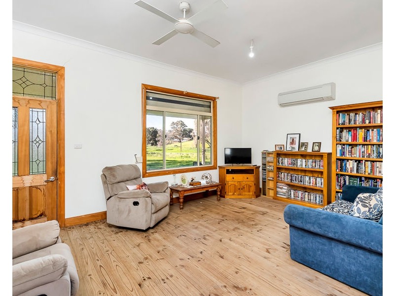 110 Sugar Loaf Road, Williamstown SA 5351