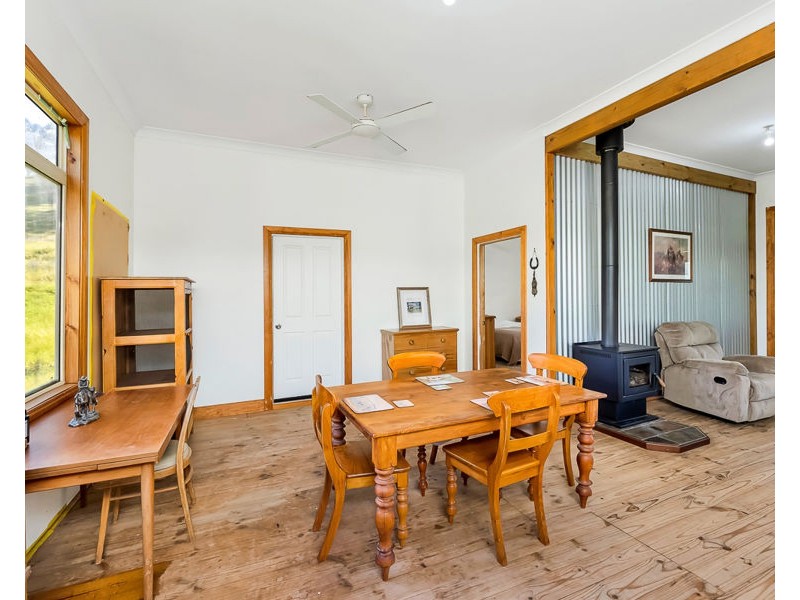 110 Sugar Loaf Road, Williamstown SA 5351