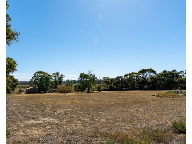 140 Swanport Village Road, Murray Bridge SA 5253