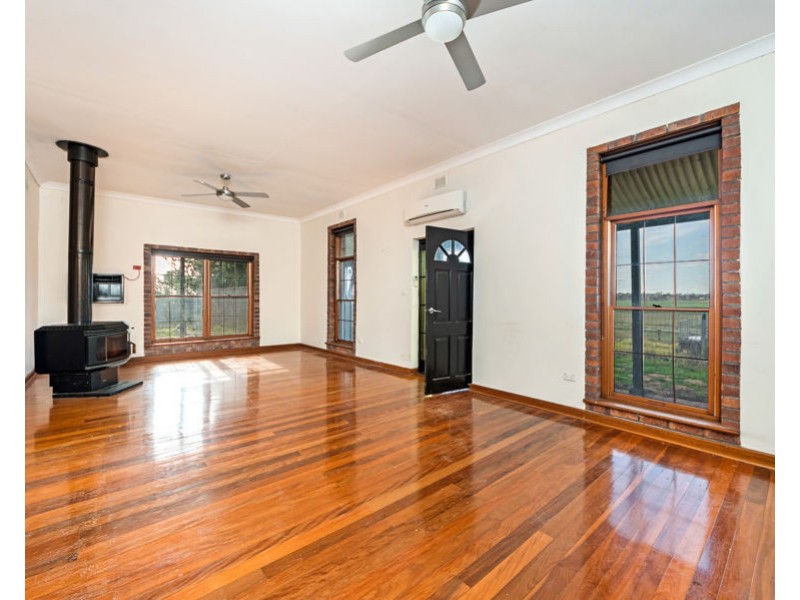 59 The Point Road, Jervois SA 5259