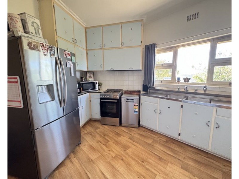 158-160 Adelaide Road, Murray Bridge SA 5253