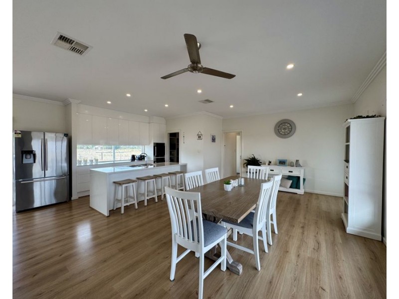 19 Moorlands Road, Moorlands SA 5301