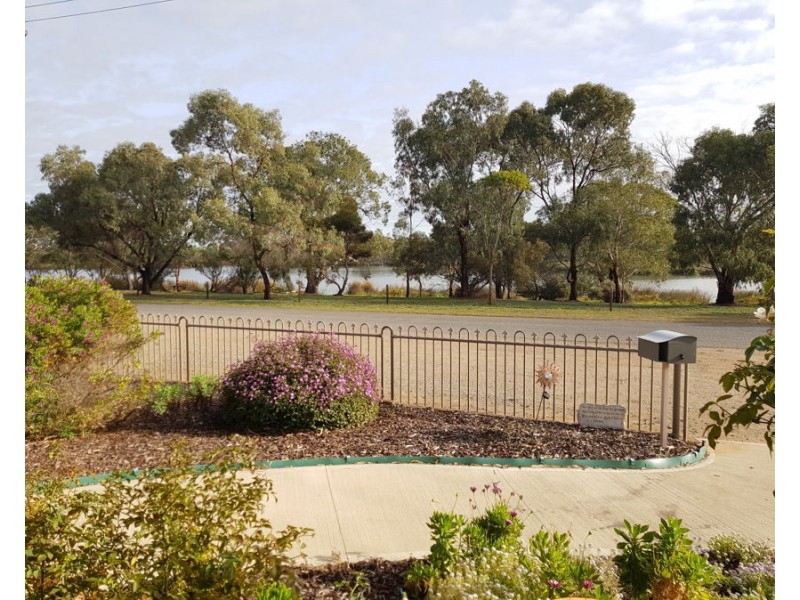 111 Murray Drive, Riverglades SA 5253