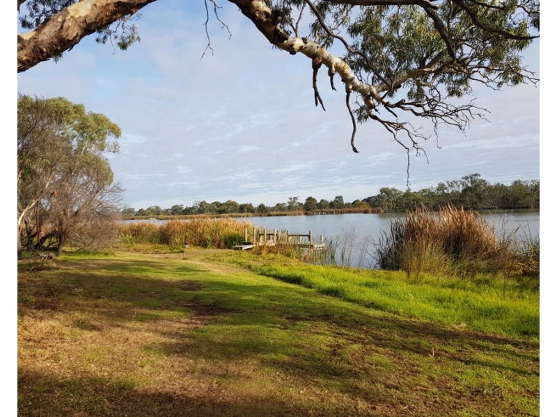 111 Murray Drive, Riverglades SA 5253