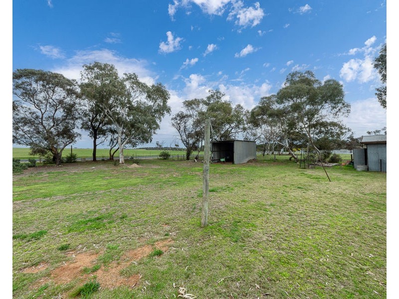 11-13 Hurtle Street, Woods Point SA 5253