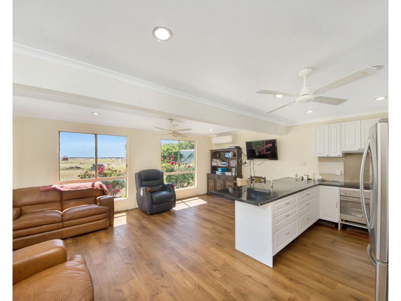 1422 Jervois Road, Woods Point SA 5253