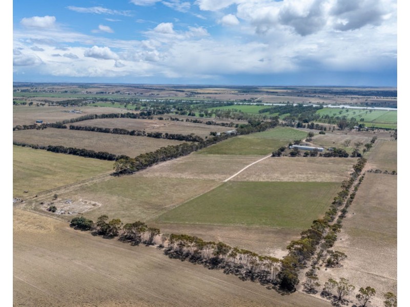 1422 Jervois Road, Woods Point SA 5253