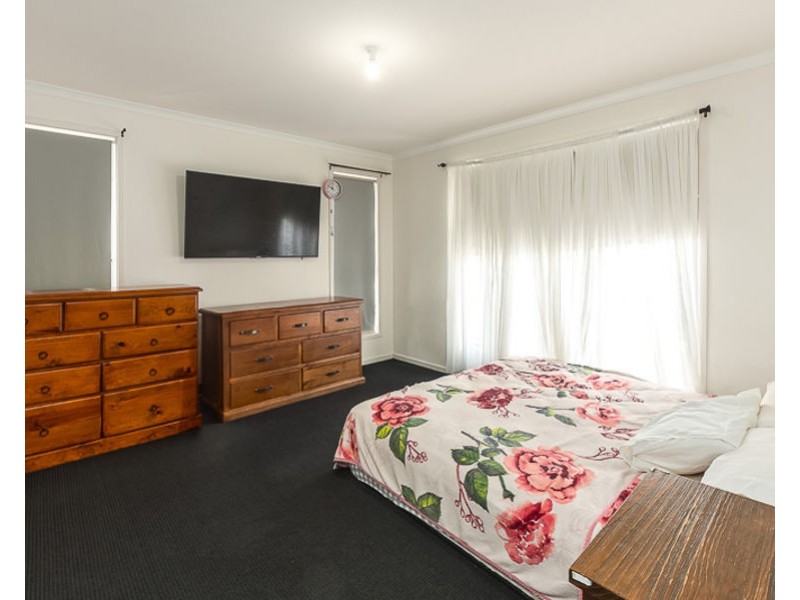 38 Willowbark Cres (39 Parkview Drv), Murray Bridge SA 5253