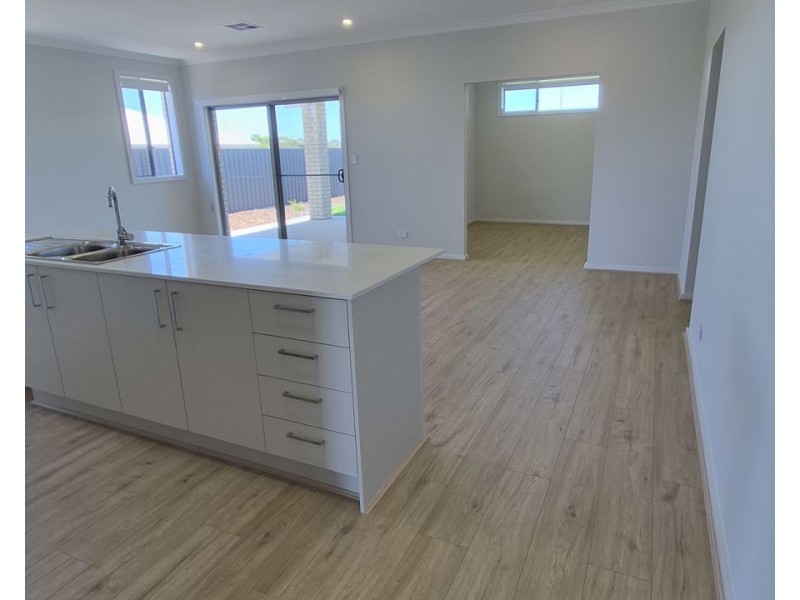 1 Eva Place, Murray Bridge SA 5253