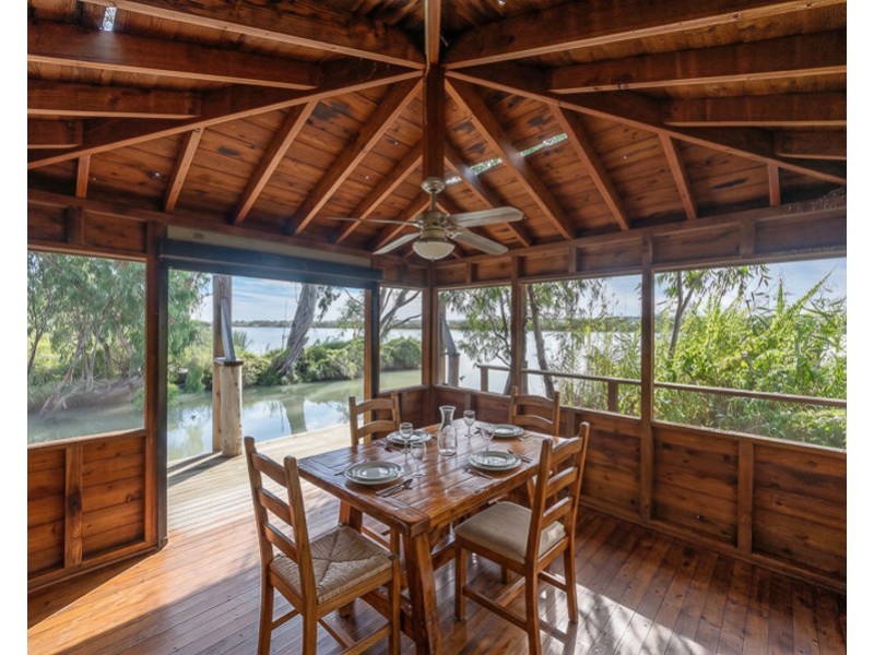 1263 Jervois Road, Woods Point SA 5253