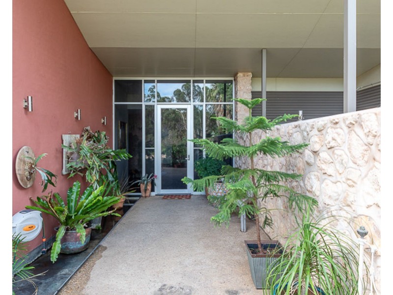 1263 Jervois Road, Woods Point SA 5253