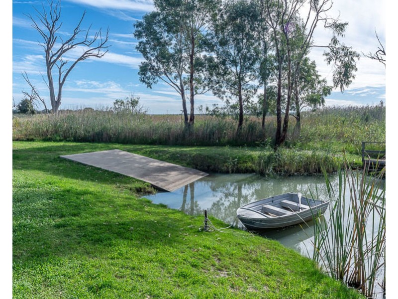 1263 Jervois Road, Woods Point SA 5253