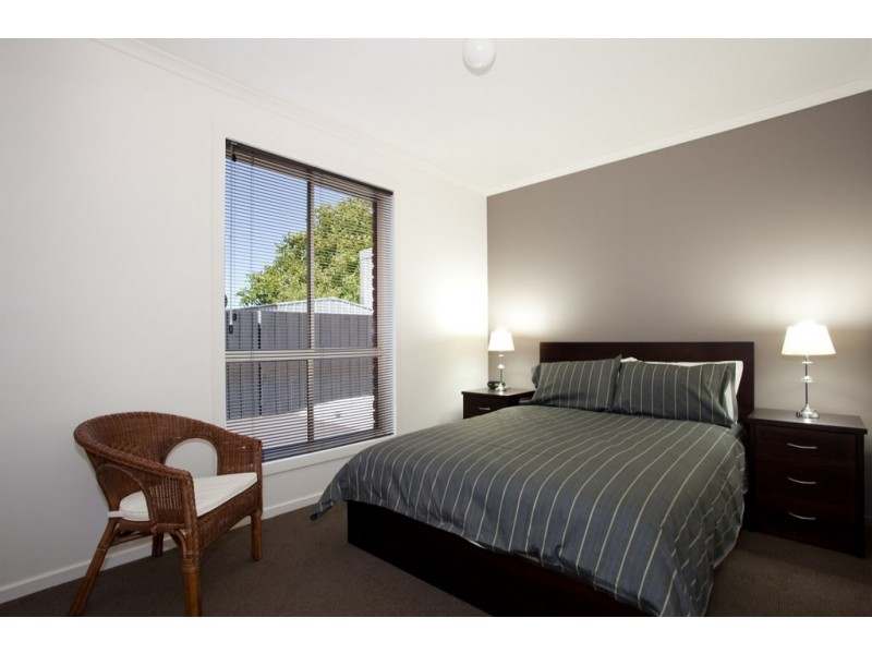 2/9 Eddington Crescent, Invermay TAS 7248