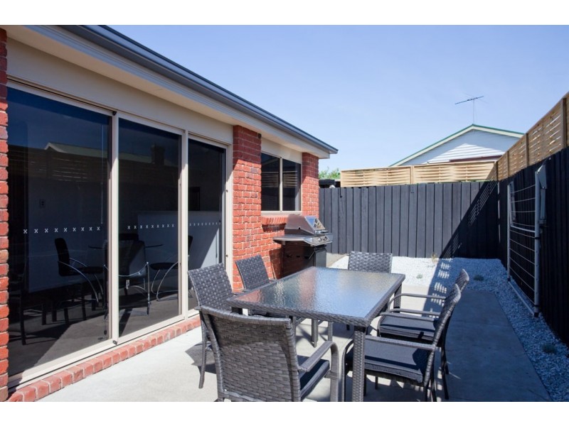 2/9 Eddington Crescent, Invermay TAS 7248