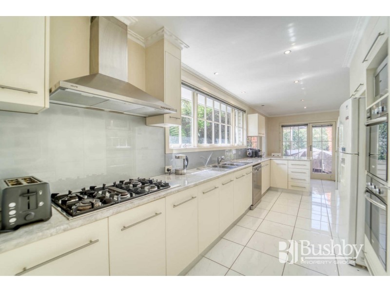 15 Chifley Street, Kings Meadows TAS 7249