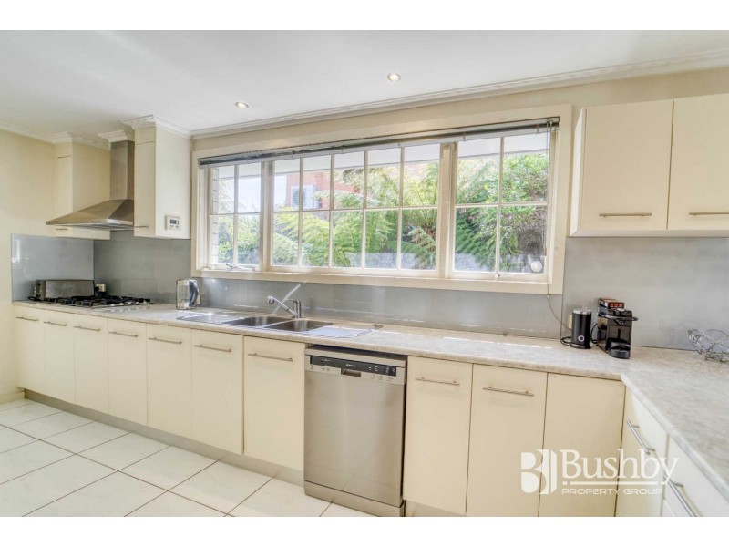 15 Chifley Street, Kings Meadows TAS 7249