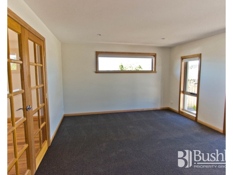 12 Senator Court, Newnham TAS 7248
