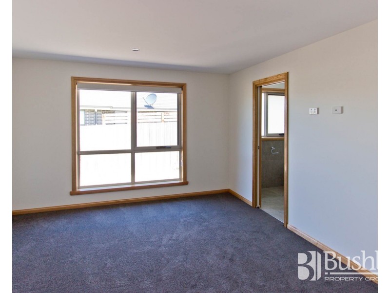 12 Senator Court, Newnham TAS 7248